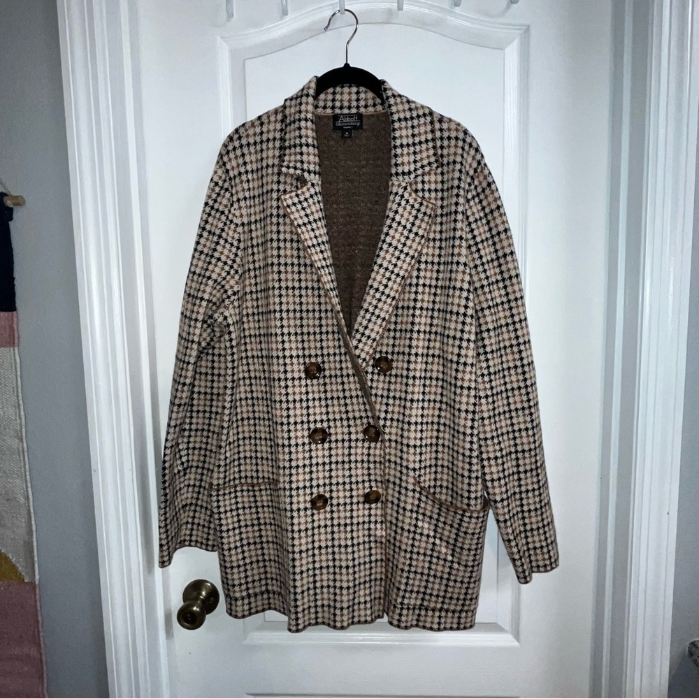 Elegant Houndstooth Women's Cardigan